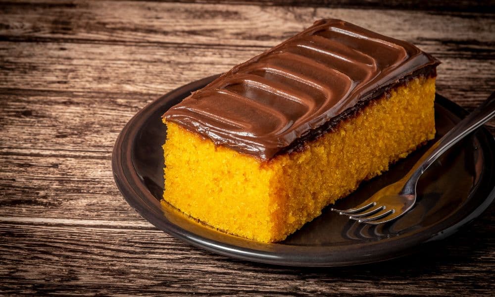 Delicioso bolo de cenoura fofinho.